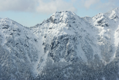 西穂高口展望台から見た錫杖岳の写真