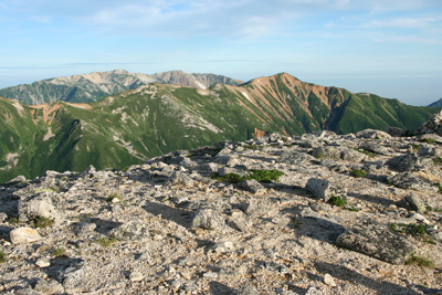赤牛岳と薬師岳の写真