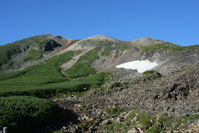 肩の小屋口から見た乗鞍岳の写真