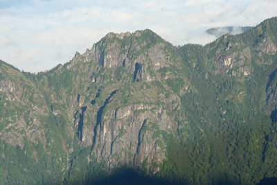 錫杖岳を俯瞰した写真