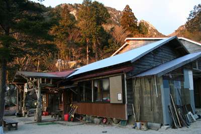 ２日目の朝の藤内小屋の写真
