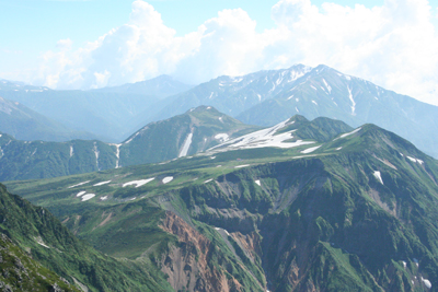 竜王岳から見た五色ヶ原と薬師岳、黒部五郎岳の写真