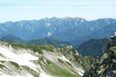 唐松岳から白馬岳までの後立山方面の写真
