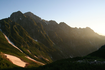 朝の剣岳の写真