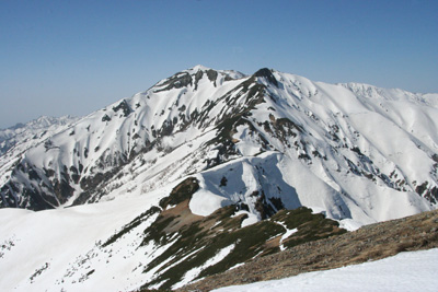 白岳から見た唐松岳と白馬岳方面の写真