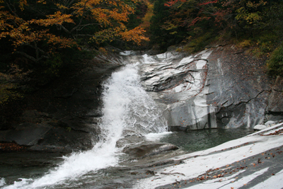 千畳のナメ上部の４段の滝の写真