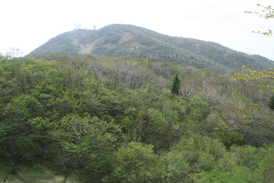 長七郎山の下りから見た地蔵岳の写真