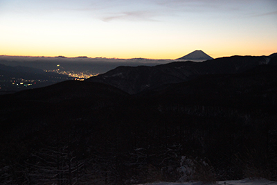 富士山と甲府の夜景の写真