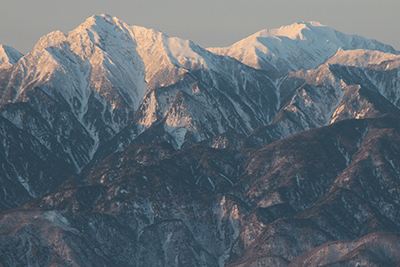甲斐駒ヶ岳と仙丈岳の写真