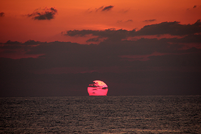 神湊漁港付近から見た日の出の写真