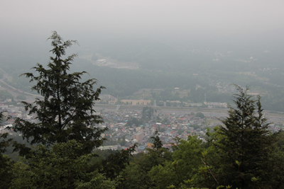 神主山から見下ろした日光市街の写真