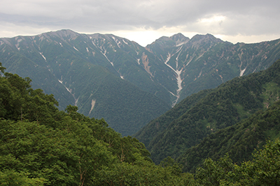 針ノ木岳と蓮華岳の写真