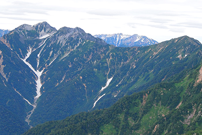 針ノ木岳と薬師岳の写真