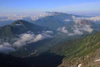 霞沢岳、焼岳、乗鞍岳、御岳の写真