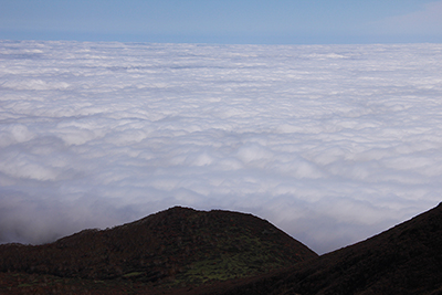 朝日岳付近から見た関東方面の大雲海の写真