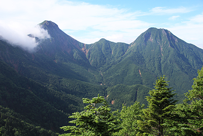 赤岳と阿弥陀岳の写真