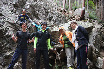 今回の日和田山での岩トレに参加したメンバーの集合写真