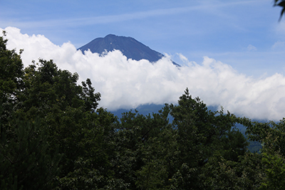 三湖台の手前で見えた富士山の写真