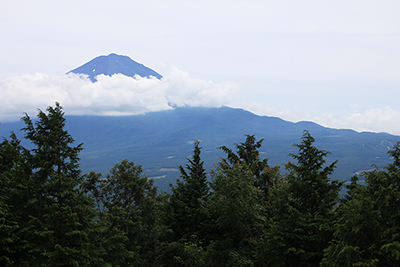 足和田山山頂展望台から見えた富士山の写真