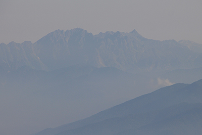 木曽駒ヶ岳山頂から見た槍穂高連峰の写真