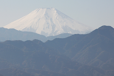 八重山展望台から見た富士山の写真