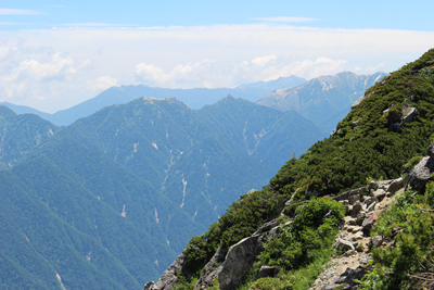 南沢岳、針ノ木岳、三岳と燕岳、大天井岳方面の写真