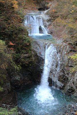 七ツ釜五段の滝の下部の写真