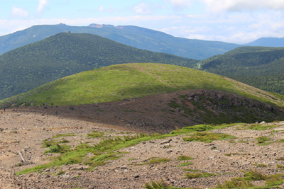 高山と安達太良山方面の写真