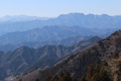 両神山と甲武信ヶ岳方面の写真