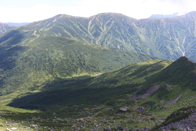 黒部五郎岳から見た三俣蓮華岳と丸山の写真