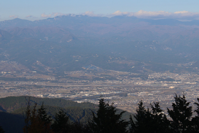 甲府の町と金峰山方面の写真