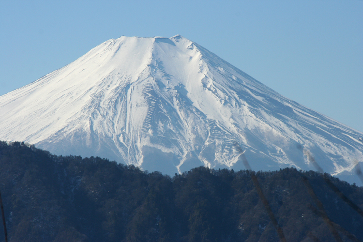 菜畑山から見た冬の富士山の写真