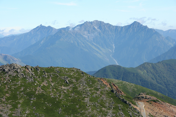 乗鞍岳から見た槍穂高連峰の写真