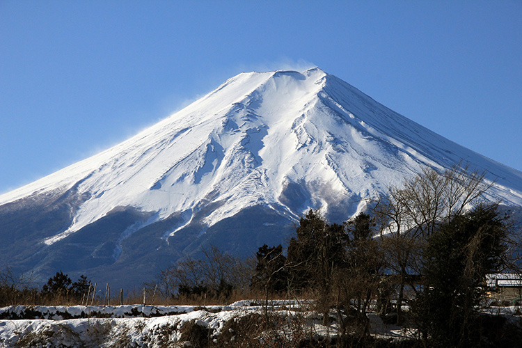 倉見山山麓から見た富士山