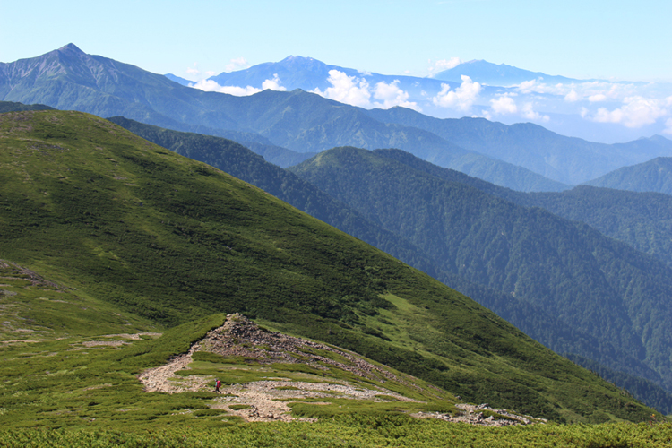 北ノ俣岳付近から撮影した笠ヶ岳、乗鞍岳、御嶽山の写真