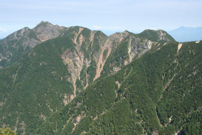 双児山方面から見た鋸岳の写真