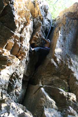 女岩西面のチムニーを登るＫＭさんの写真