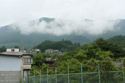 鳥沢から見た扇山の写真