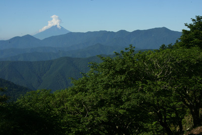 富士山と雁ヶ腹摺山、大菩薩嶺の写真