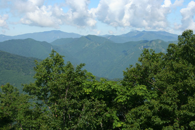 山頂から見た奥秩父の国師ヶ岳、甲武信ヶ岳方面の写真
