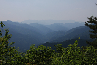 三国山から見た大菩薩方面の写真