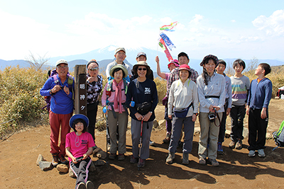 明神ヶ岳山頂での集合写真