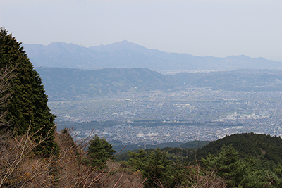 小田原の町と丹沢の大山