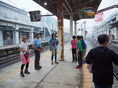 Iさんが撮影した電鉄富山駅で写真を撮っている写真