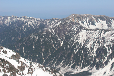 山頂から見た大天井岳と燕岳方面の写真