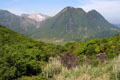 大船山方面から見た三俣山と硫黄山の写真へリンク
