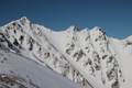 八方尾根から見た冬の唐松岳と不帰嶮３峰の写真にリンク
